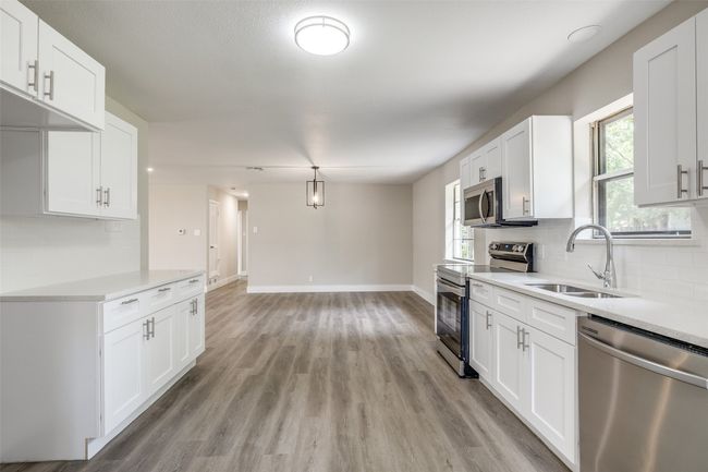 324 Deer Creek Rd, House other with 3 bedrooms, 2 bathrooms and null parking in Everman TX | Image 6