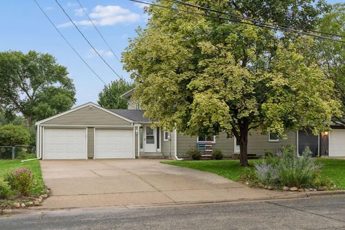 20635 Hughes Ave W, Lakeville, MN, 55044-8637 | Card Image