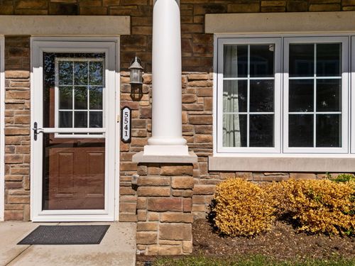 41-5541 Arbor Chase Dr, Ann Arbor, MI, 48103-3516 | Card Image