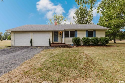 109 Philip Rd, Christopher, IL, 62822-2213 | Card Image