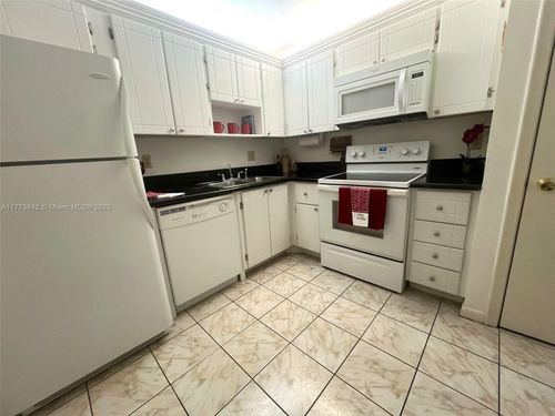 apt-301-4851 21st St, Lauderhill, FL, 33313-3401 | Card Image