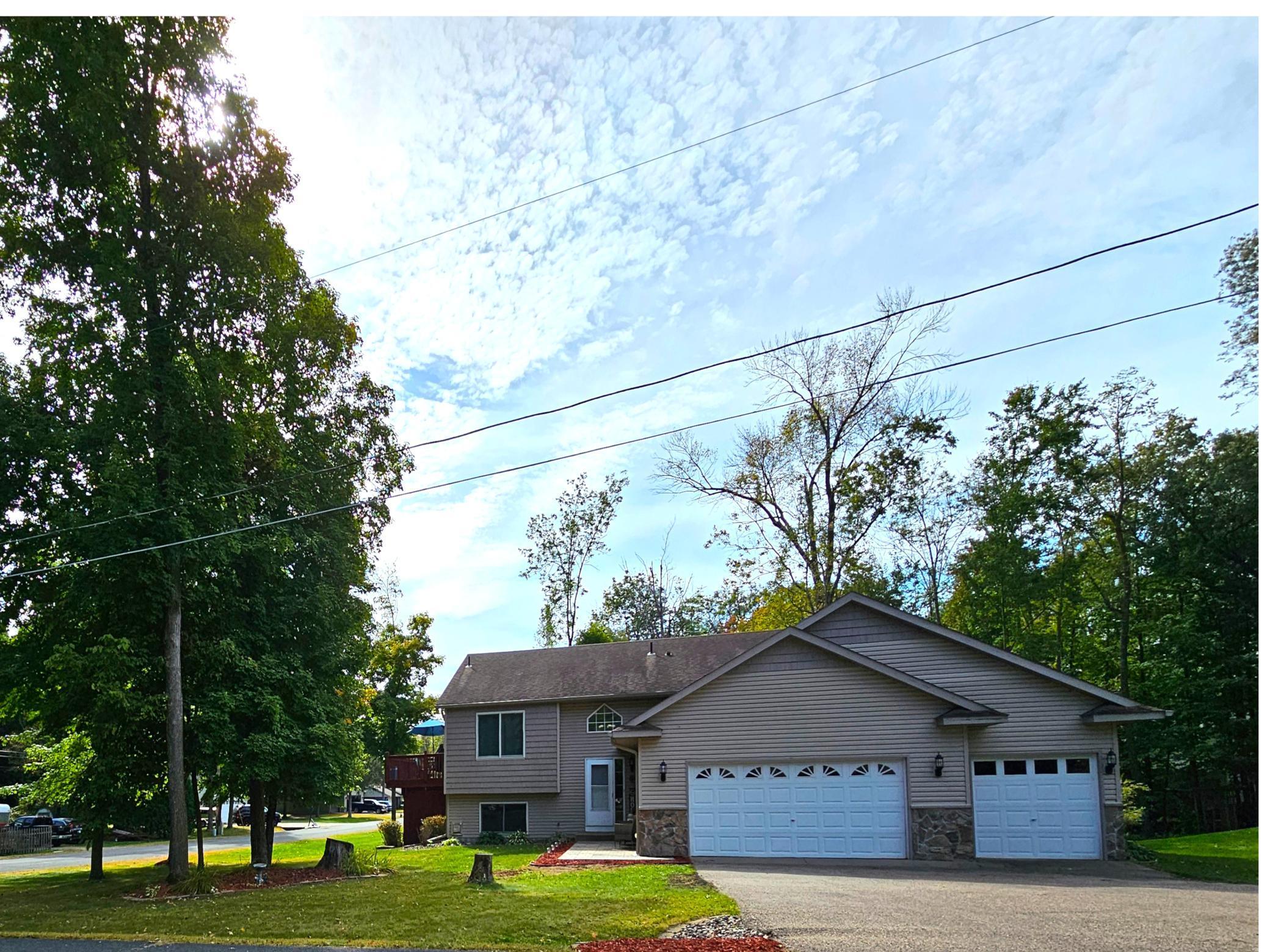 Maple St, Taylors Falls, MN 55084