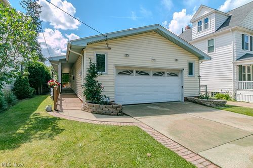 1614 Rosewood Ave, Lakewood, OH, 44107-3738 | Card Image