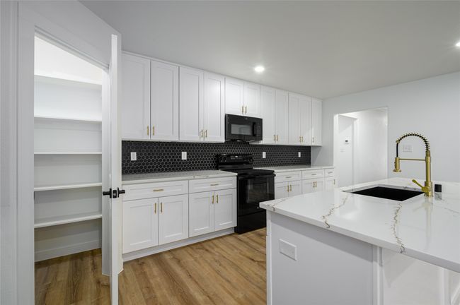 309 E Shepherd St, House other with 4 bedrooms, 3 bathrooms and null parking in Denison TX | Image 13