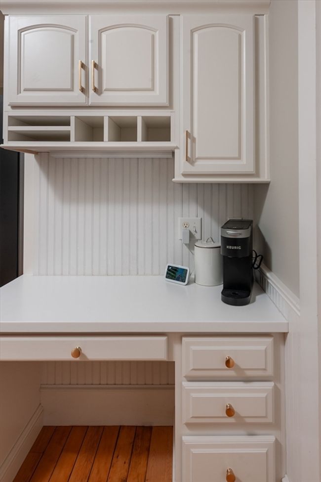 1 - 51 Elm St, House attached with 4 bedrooms, 2 bathrooms and 2 parking in Andover MA | Image 12