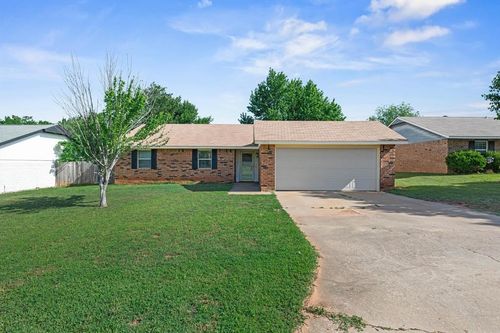 1716 E Shady Creek Dr, Guthrie, OK, 73044-4524 | Card Image