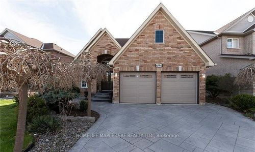 694 Gypsy Fly Crescent, Mississauga, ON, L5W1H5 | Card Image