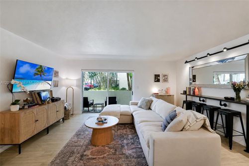 109-8950 Sw 69th Ct, Pinecrest, FL, 33156-1646 | Card Image