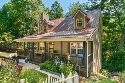 28 Grove Garden Ave, Candler, NC, 28715-8902 | Card Image