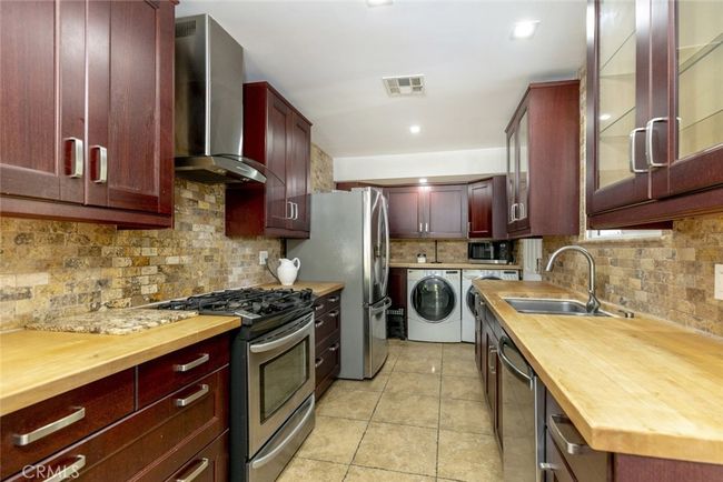 20355 Mobile St, House other with 3 bedrooms, 2 bathrooms and null parking in Winnetka CA | Image 10