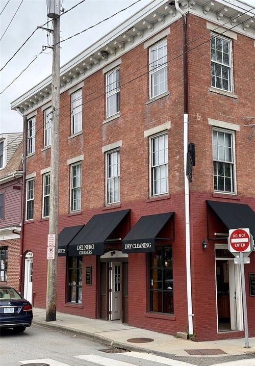 c-21 Marlborough St, Newport, RI, 02840-2544 | Card Image