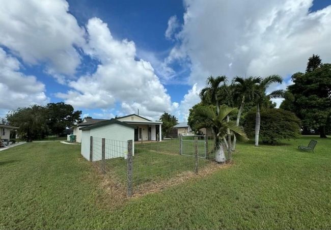 463 Nw Ravenswood Ln, House other with 4 bedrooms, 3 bathrooms and null parking in Port St Lucie FL | Image 9