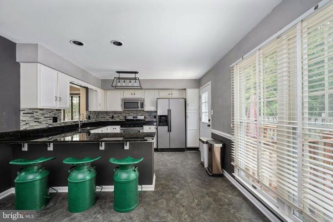 12329 Manchester Way, Townhouse with 3 bedrooms, 4 bathrooms and null parking in WOODBRIDGE VA | Image 9