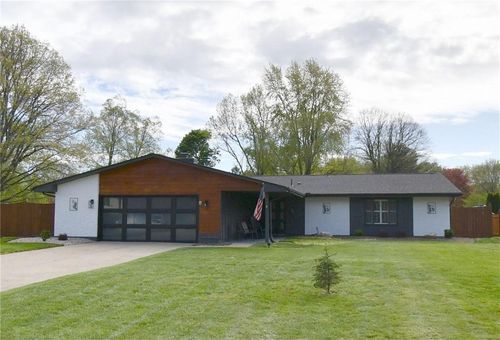 8910 Spring Run Ln, Centerville, OH, 45458-2803 | Card Image