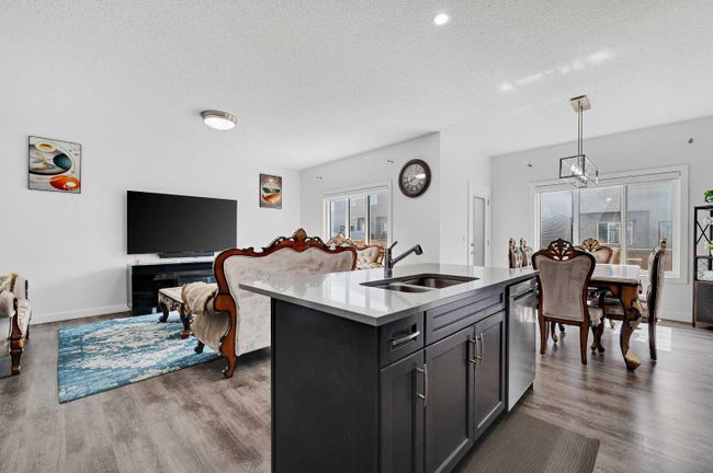33 Savanna Row Ne, Home with 4 bedrooms, 3 bathrooms and 2 parking in Calgary AB | Image 8