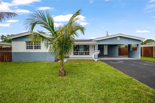 2310 De Soto Dr, Miramar, FL, 33023-3643 | Card Image