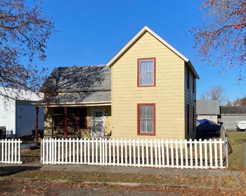 207 W Main St, Harrington, WA, 99134-5127 | Card Image