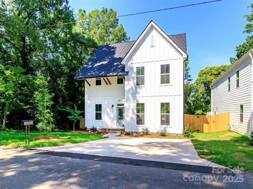 2501 Elon St, Charlotte, NC, 28208-4030 | Card Image