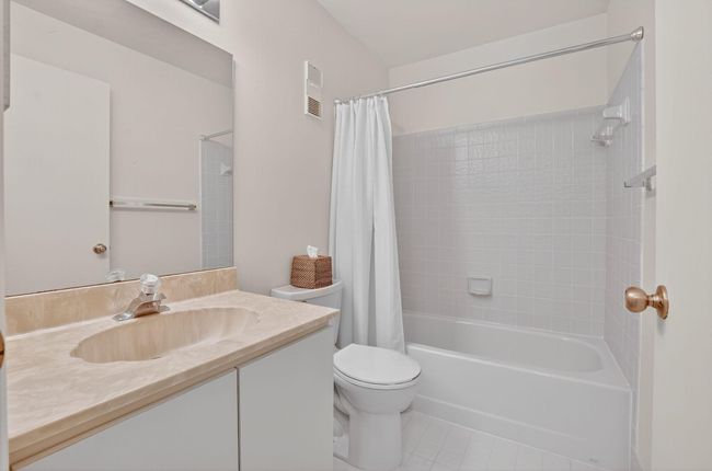 8129 Springtree Rd, Condo with 2 bedrooms, 2 bathrooms and null parking in Boca Raton FL | Image 27