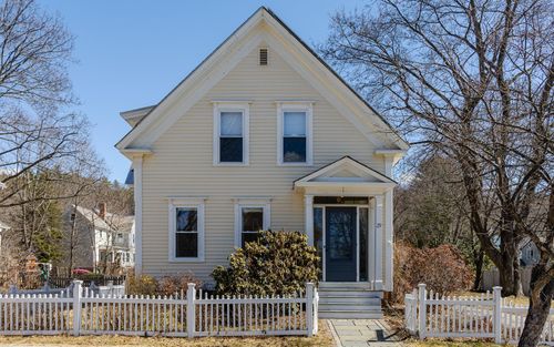 29 Grant St, Keene, NH, 03431-3240 | Card Image