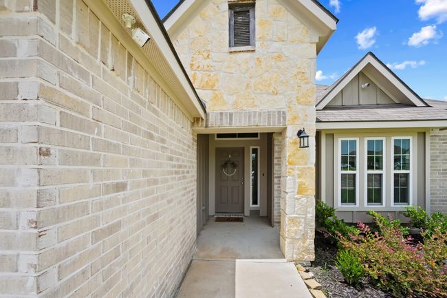 2040 Muscadine Trl, House other with 3 bedrooms, 2 bathrooms and 2 parking in Brenham TX | Image 4