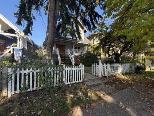 1017 Hamilton St, New Westminster, BC, V3M2M8 | Card Image