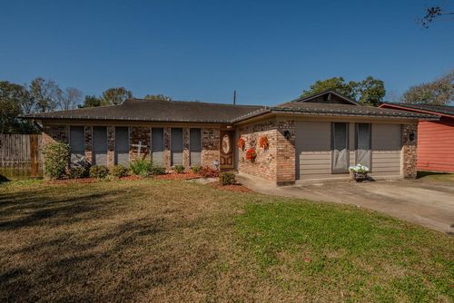 820 Enfield Ln, Beaumont, TX, 77707-1324 | Card Image