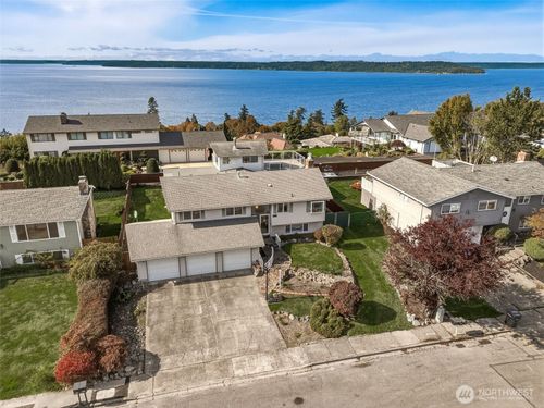 27525 12th Place S, Des Moines, WA, 98198 | Card Image