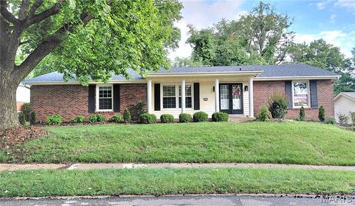 874 Hollyridge Dr, Ballwin, MO, 63011-3554 | Card Image