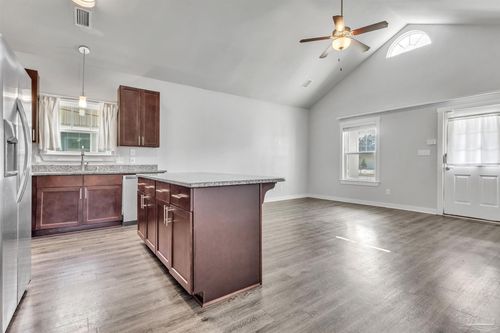 2012 W Government St, Pensacola, FL, 32502-5150 | Card Image