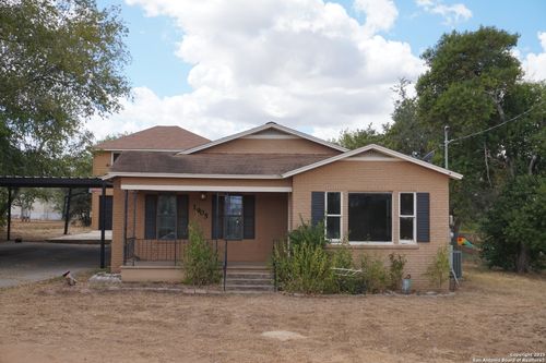 1905 3rd St, Floresville, TX, 78114-2900 | Card Image