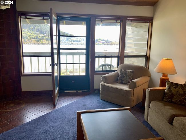 429 - 94304 Wedderburn Loop, Condo with 2 bedrooms, 1 bathrooms and 1 parking in Gold Beach OR | Image 9
