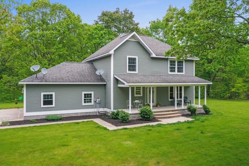11888 Many Oaks Dr, Interlochen, MI, 49643-8419 | Card Image