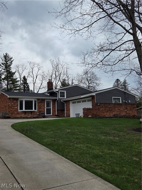 8137 State Rd, North Royalton, OH, 44133-2040 | Card Image