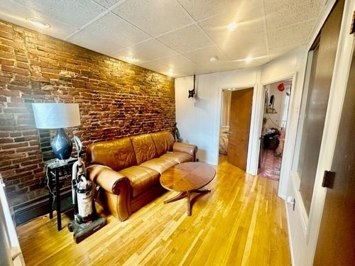 4-19 Margaret St, Boston, MA, 02113-1262 | Card Image