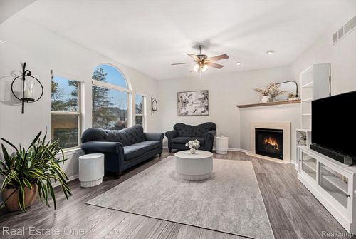 3180 Waldon Ridge Dr, Orion, MI, 48359-1339 | Card Image