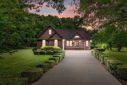 31 White Oak Rd, Stewart, TN, 37175-5437 | Card Image