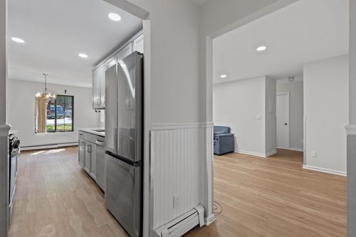 9 Foxwood Cir, Mount Kisco, NY, 10549-1126 | Card Image
