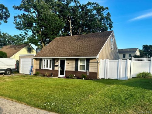 114 Boston Ave, Massapequa, NY, 11758-4103 | Card Image