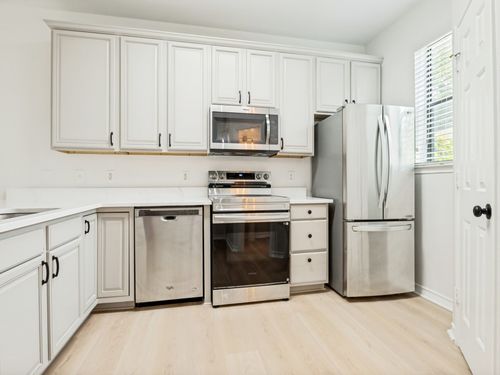 120 Nemo Ct, Arlington, TX, 76010-2720 | Card Image