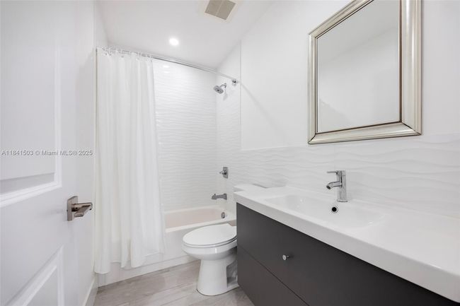 3823 Thomas Ave, House other with 5 bedrooms, 4 bathrooms and null parking in Miami FL | Image 16