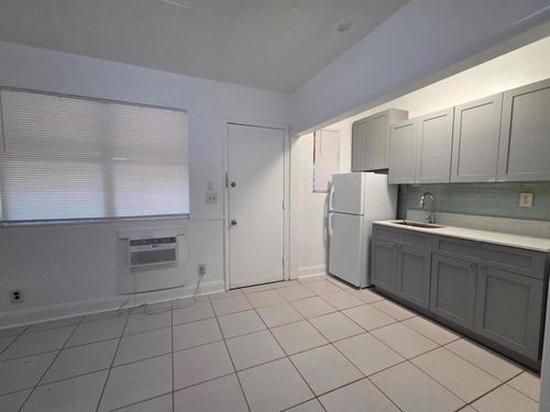 1-5-1844 Taft St, Hollywood, FL, 33020-2742 | Card Image