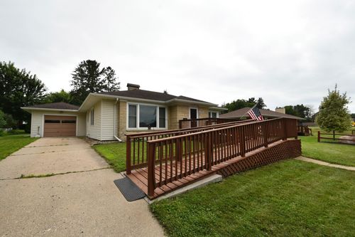 345 E 5th St, Zumbrota, MN, 55992-1332 | Card Image