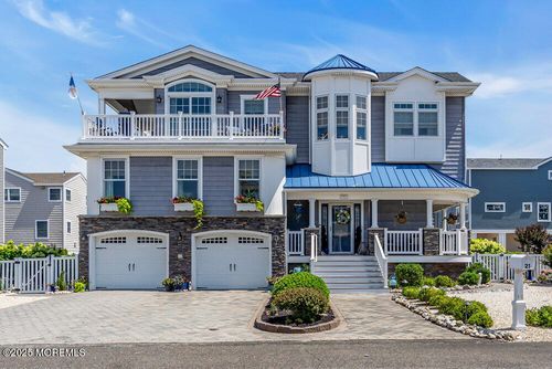 21 W Magnolia Ave, Beach Haven, NJ, 08008-1138 | Card Image