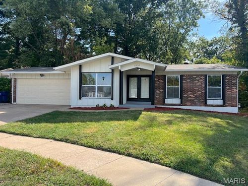 6530 Farm Pond Ct, Florissant, MO, 63033-8126 | Card Image