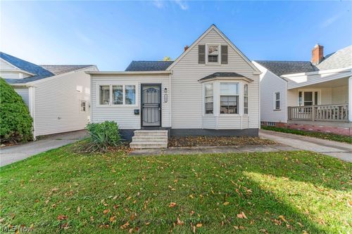 12404 Oak Park Blvd, Garfield Heights, OH, 44125-3712 | Card Image