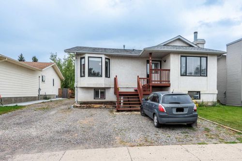 405 2 Ave Nw, Black Diamond, AB, T0L0H0 | Card Image