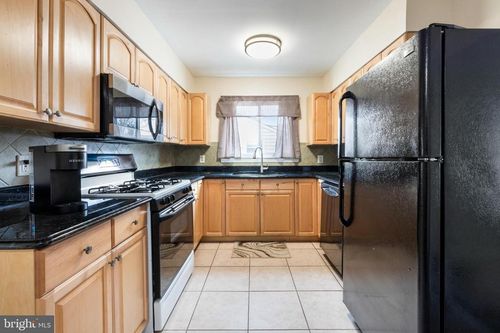 175 Ford Ave, WEST DEPTFORD, NJ, 08096-5033 | Card Image