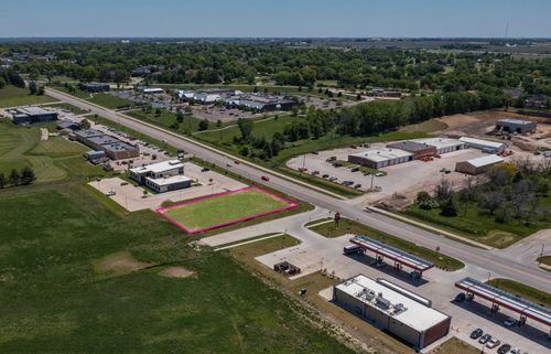 Village West 2nd Addn Lot 2, Waterloo, IA, 50701 | Card Image