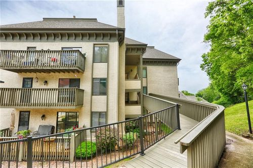 g-303 E Partridge Ave, Independence, MO, 64055-1490 | Card Image